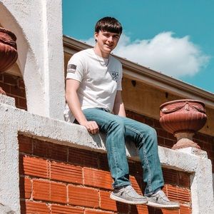 Meet your Posher, Cal